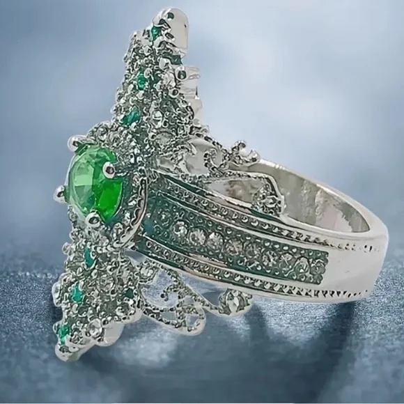 Crown Inlaid Emerald Green Gemstone, Lab created, Vintage Inspired Ring, Sz 7 - Picture 6 of 12